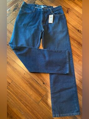 Eddie Bauer Men’s Authentic Washed Relaxed Fit  Straight Leg Jeans NWT
